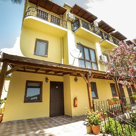 Limonata Hotel 3*